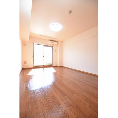 カーサ　クワノ 307【管理NO：1-014557701-03060】 ★家具家電は申し込み後に搬入します 2026年08月下旬入居可能の物件写真2