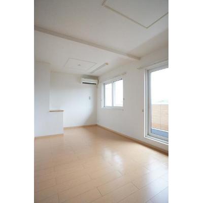 ラッフィナート 201【管理NO：1-015624501-02010】 ★家具家電は申し込み後に搬入します★ ★2026年09月中旬入居可能★の物件写真2