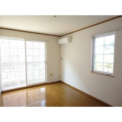リバティー 102【管理NO：1-010365901-01020】 ★家具家電は申し込み後に搬入します★ ★2026年08月中旬入居可能★の物件写真2
