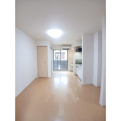 ＬａＴｏｕｒＫＡＩＺＡＷＡ　Ⅰ 102【管理NO：1-020529901-01020】 ★家具家電は申し込み後に搬入します★の物件写真2