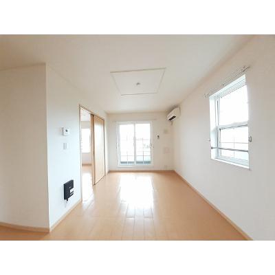 ウエストピークⅣ 201【管理NO：1-015882901-02010】 ★家具家電は申し込み後に搬入します★の物件写真2