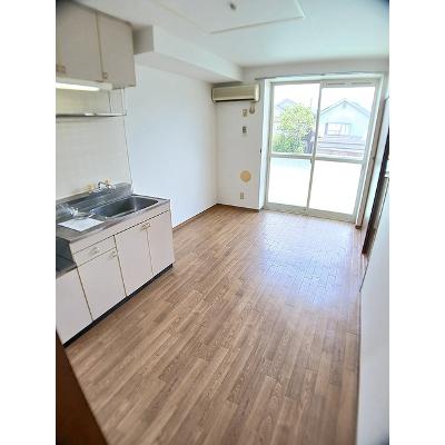 シャルム岩出 203【管理NO：1-005172801-02030】 ★家具家電は申し込み後に搬入します★の物件写真2