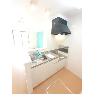 ＬＩＢＥＲＴＹ　ＣＯＵＲＴ 103【管理NO：1-018553601-01030】 ★家具家電は申し込み後に搬入します 2026年09月中旬入居可能の物件写真3