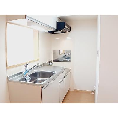 クリスタルコート 103【管理NO：1-016893901-01030】 ★家具家電は申し込み後に搬入します★の物件写真3