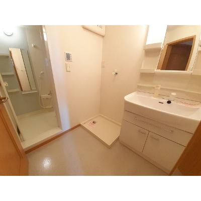 apartment 秋田県潟上市天王字持長根５１番地１ 

↓地図はこちらから