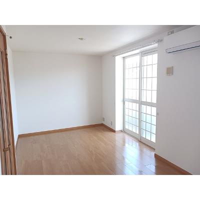 ロンジャルダンⅡ 203【管理NO：1-012568802-02030】 ★家具家電は申し込み後に搬入しますの物件写真2
