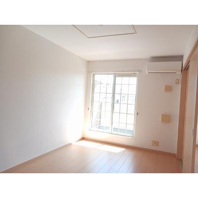 ミニョン・ジェルメ 202【管理NO：1-016747901-02020】 ★家具家電は申し込み後に搬入します 2026年09月中旬入居可能の物件写真2