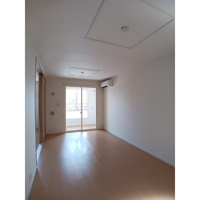 メイプル　ヴィラ 201【管理NO：1-018275401-02010】 ★家具家電は申し込み後に搬入します★ ★2026年09月中旬入居可能★の物件写真2