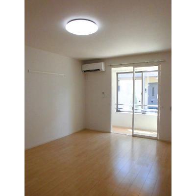 コンフォーティア 104【管理NO：1-022882801-01040】 ★家具家電は申し込み後に搬入します★ ★2026年09月上旬入居可能★の物件写真2