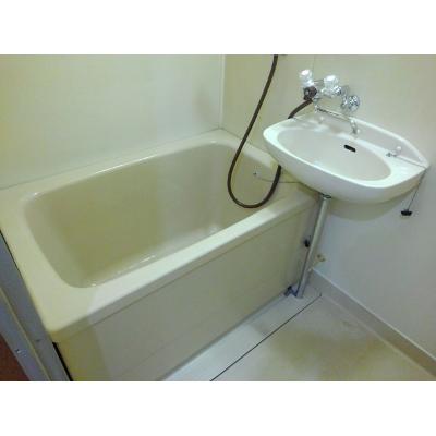サンハイツたけだ 102【管理NO：1-001173501-01020】 ★家具家電は申し込み後に搬入します★の物件写真4