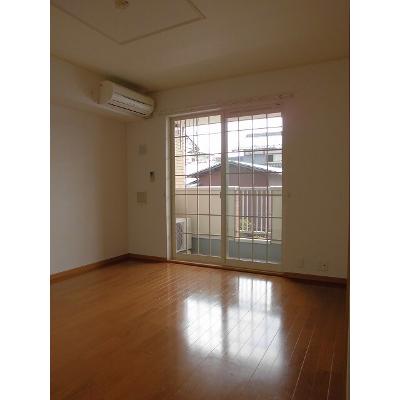 マロン 102【管理NO：1-014011801-01020】 ★家具家電は申し込み後に搬入します★の物件写真2