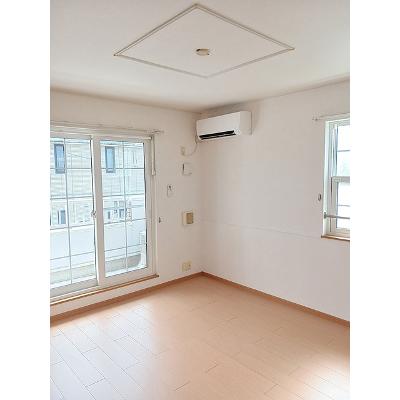 ナイト　Ⅰ 201【管理NO：1-014433901-02010】 ★家具家電は申し込み後に搬入します★の物件写真2
