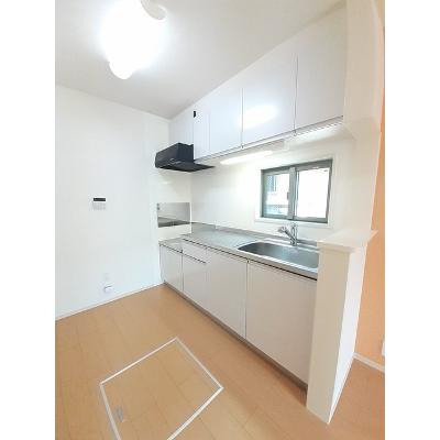 サイプレス　Ⅱ 101【管理NO：1-019154901-01010】 ★家具家電は申し込み後に搬入します★の物件写真3