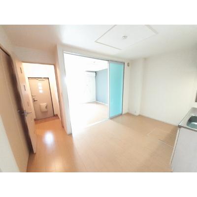 アルバカーサＭ 102【管理NO：1-018593701-01020】 ★家具家電は申し込み後に搬入します 2026年08月下旬入居可能の物件写真2