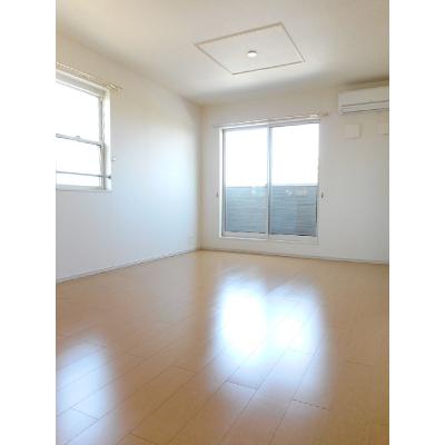 アメシスト 204【管理NO：1-017716901-02040】 ★家具家電は申し込み後に搬入します★ ★2026年09月中旬入居可能★の物件写真2