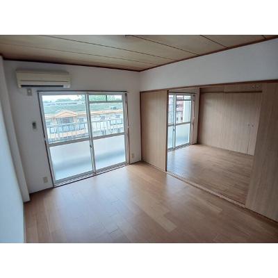 紫峰 402【管理NO：1-002180001-04020】 ★家具家電は申し込み後に搬入します 2026年08月下旬入居可能の物件写真2