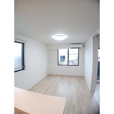 サザンアイランド 201【管理NO：1-027889401-02010】 ★家具家電は申し込み後に搬入します★の物件写真2