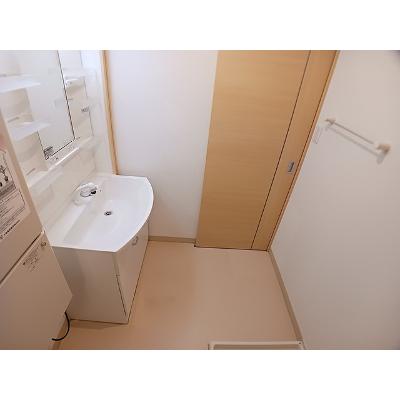 かりん 201【管理NO：1-020381701-02010】 ★家具家電は申し込み後に搬入します★の物件写真6
