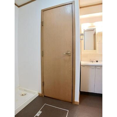 ビバリーヒルズＡ 103【管理NO：1-006988001-01030】 ★家具家電は申し込み後に搬入します★の物件写真6