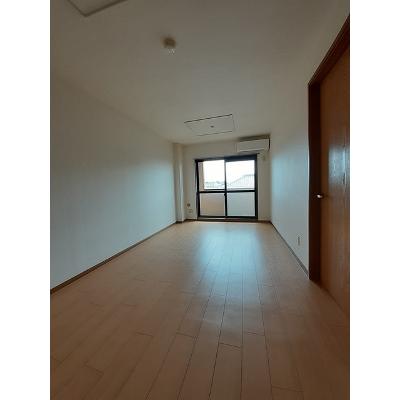 プリムベール 302【管理NO：1-009758201-03020】 ★家具家電は申し込み後に搬入します★ ★2026年08月下旬入居可能★の物件写真2