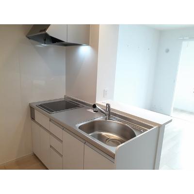 ヒカルサ高岡角イースト 201【管理NO：1-027529601-02010】 ★家具家電は申し込み後に搬入します 2026年09月中旬入居可能の物件写真3