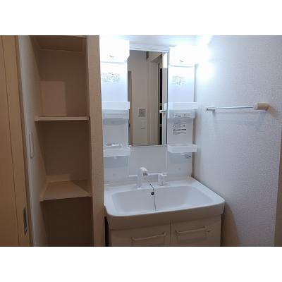 apartment 〒108-0075　東京都港区港南２丁目16-1