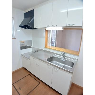 サンゼファー 102【管理NO：1-014557901-01020】 ★家具家電は申し込み後に搬入します★の物件写真3