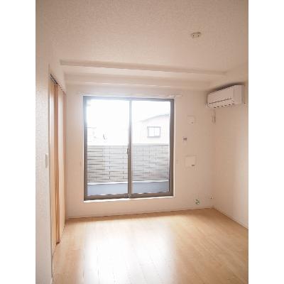 シャイニー 205【管理NO：1-021856401-02040】 ★家具家電は申し込み後に搬入します 2026年09月上旬入居可能の物件写真2