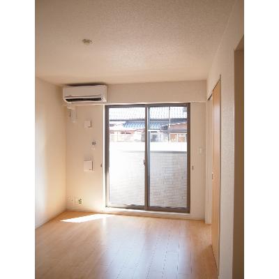 エクセランⅥ 101【管理NO：1-021648202-01010】 ★家具家電は申し込み後に搬入します★の物件写真2
