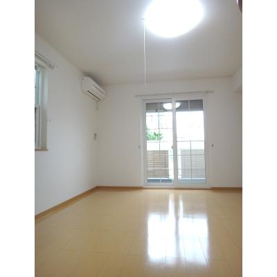 ホワイトメゾンⅥ 101【管理NO：1-014687901-01010】 ★家具家電は申し込み後に搬入します★の物件写真2