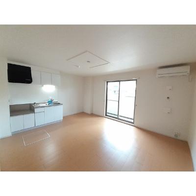 ロゼ・クリスタⅡ 101【管理NO：1-019353301-01010】 ★家具家電は申し込み後に搬入します★の物件写真2