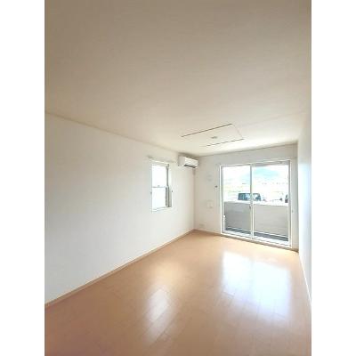 グローヴ・ガーデンⅡ 103【管理NO：1-015651902-01030】 ★家具家電は申し込み後に搬入します★の物件写真2