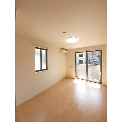 サンヴェール 101【管理NO：1-023385001-01010】 ★家具家電は申し込み後に搬入します★の物件写真2