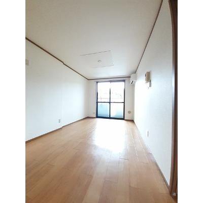 セレッソ十日市Ｂ棟 203【管理NO：1-011116102-02030】 ★家具家電は申し込み後に搬入します★の物件写真2