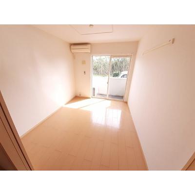 アースリーヒルＢ 102【管理NO：1-015627902-01020】 ★家具家電は申し込み後に搬入します★の物件写真2