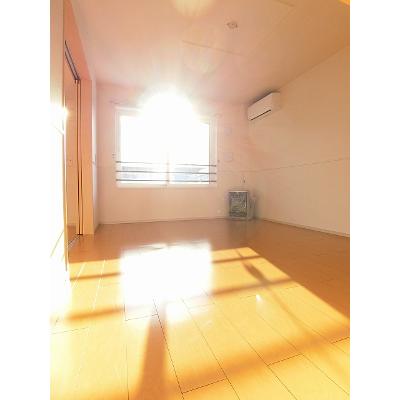 スピノス 201【管理NO：1-021049301-02010】 ★家具家電は申し込み後に搬入します 2026年09月中旬入居可能の物件写真2