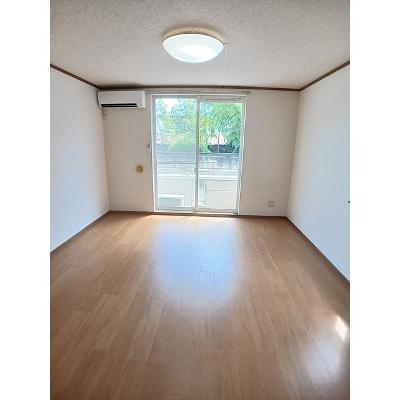 クリスタルバレー 105【管理NO：1-011176201-01050】 ★家具家電は申し込み後に搬入します★の物件写真2