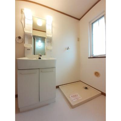 ウエストコシン 203【管理NO：1-007054001-02030】 ★家具家電は申し込み後に搬入します★の物件写真6