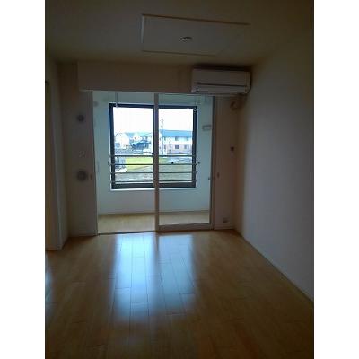 カレント　ハウス 202【管理NO：1-021324301-02020】 ★家具家電は申し込み後に搬入します 2026年09月中旬入居可能の物件写真2