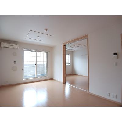クレドール 201【管理NO：1-017036201-02010】 ★家具家電は申し込み後に搬入します★の物件写真2