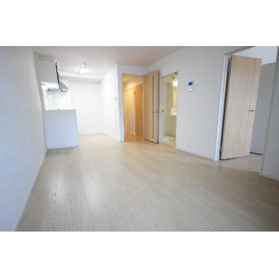 フューチャー栗東 102【管理NO：1-021312001-01020】 ★家具家電は申し込み後に搬入します 2026年08月中旬入居可能の物件写真2