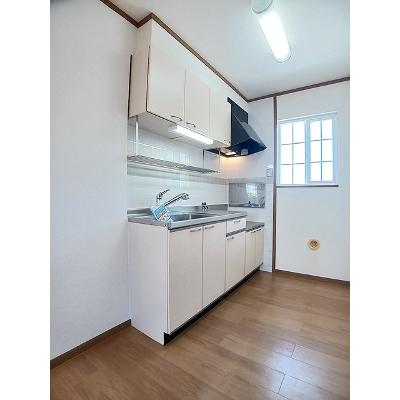 エンブレムⅡ 201【管理NO：1-010857602-02010】 ★家具家電は申し込み後に搬入します★の物件写真3