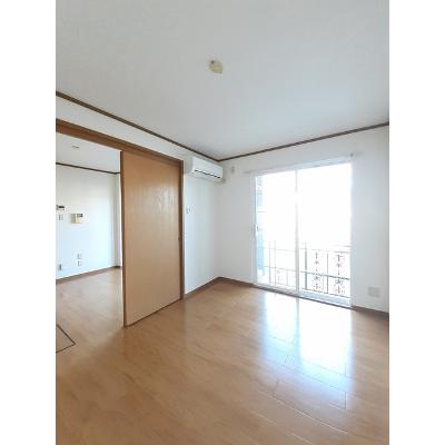 フィールドビーチ５ 102【管理NO：1-009581001-01020】 ★家具家電は申し込み後に搬入します★の物件写真2