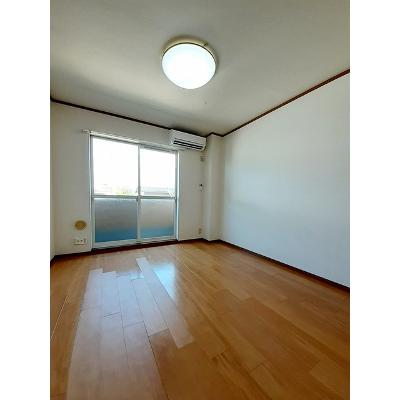 グラス　リバー 202【管理NO：1-010615101-02020】 ★家具家電は申し込み後に搬入します★の物件写真2