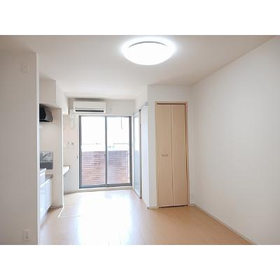 フラン 103【管理NO：1-021064001-01030】 ★家具家電は申し込み後に搬入します★の物件写真2