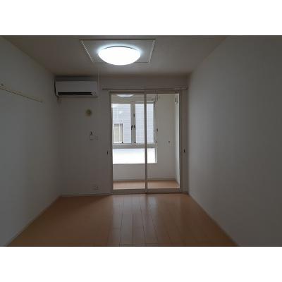 インプレス・Ｙ 101【管理NO：1-017131801-01010】 ★家具家電は申し込み後に搬入します★ ★2026年09月中旬入居可能★の物件写真2