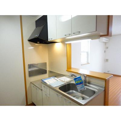 サンリットスクエアー 101【管理NO：1-014160401-01010】 ★家具家電は申し込み後に搬入します★ ★2026年09月上旬入居可能★の物件写真3