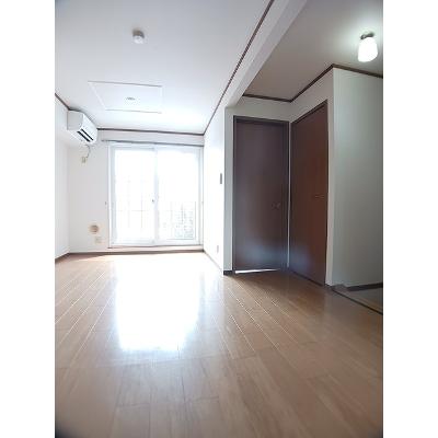 アルビオン　Ｅ 202【管理NO：1-011569802-02020】 ★家具家電は申し込み後に搬入します★の物件写真2