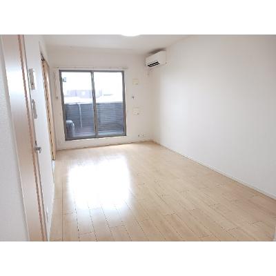 シュエット 302【管理NO：1-023444701-03020】 ★家具家電は申し込み後に搬入します★の物件写真2