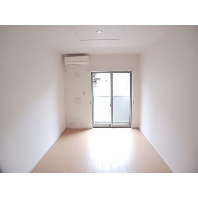 イオス　本今 102【管理NO：1-018150901-01020】 ★家具家電は申し込み後に搬入します 2026年09月上旬入居可能の物件写真2